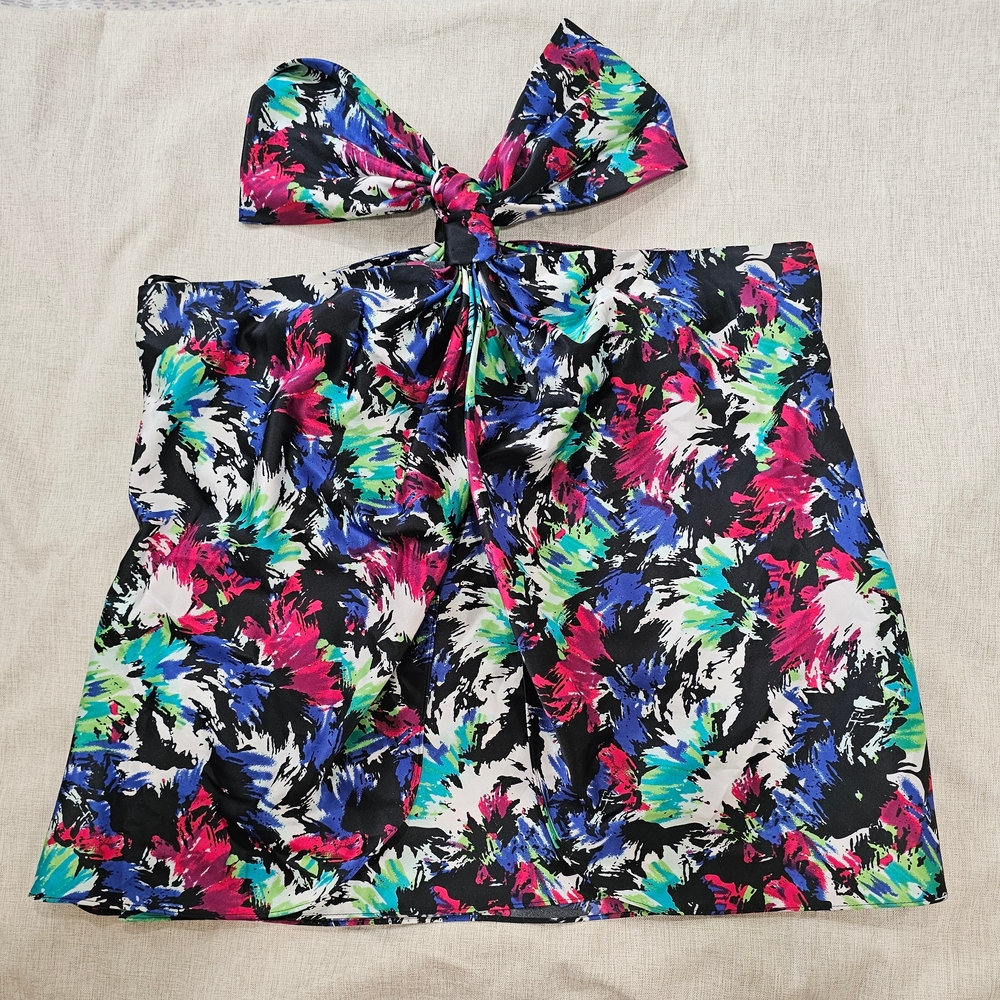 Madison Black Multicolor Abstract Top Size 6